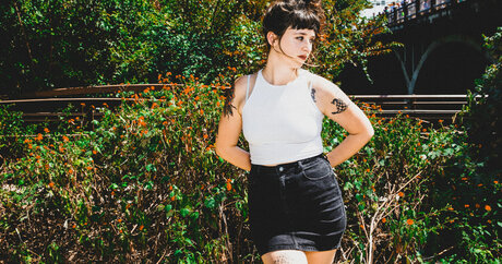 Katie Crutchfield erwachsene akt bilder