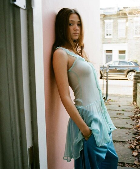 Alice Mcnally schauspielerin perfekte foto