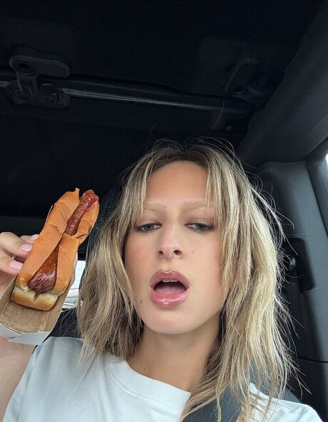 izzipoopi heiße nackt bilder