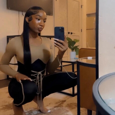 Bombshell Cherry Cane heiße nackten galerie