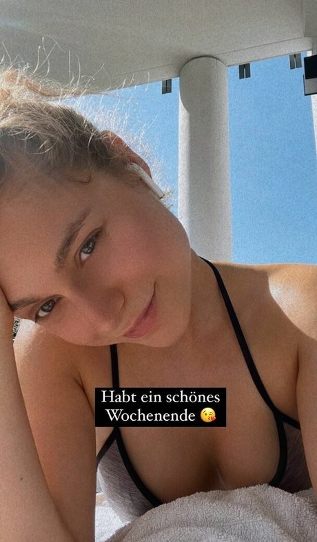 Alina Khani sexy erwachsene foto