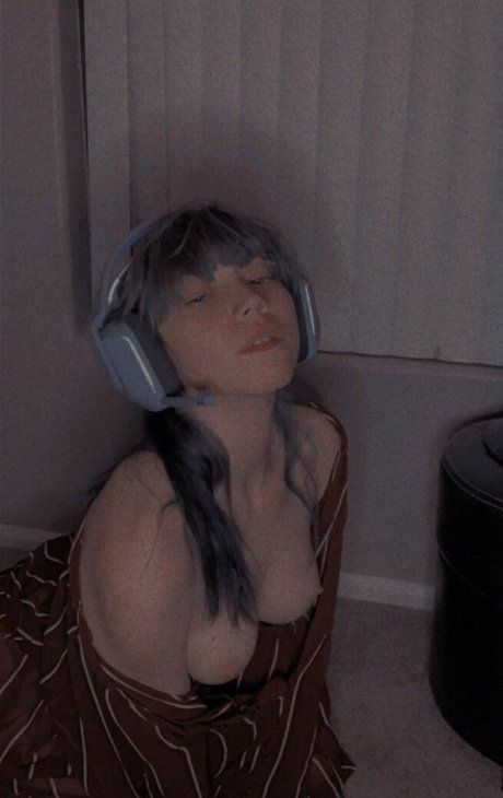 KittyKatzy erwachsene perfekte foto