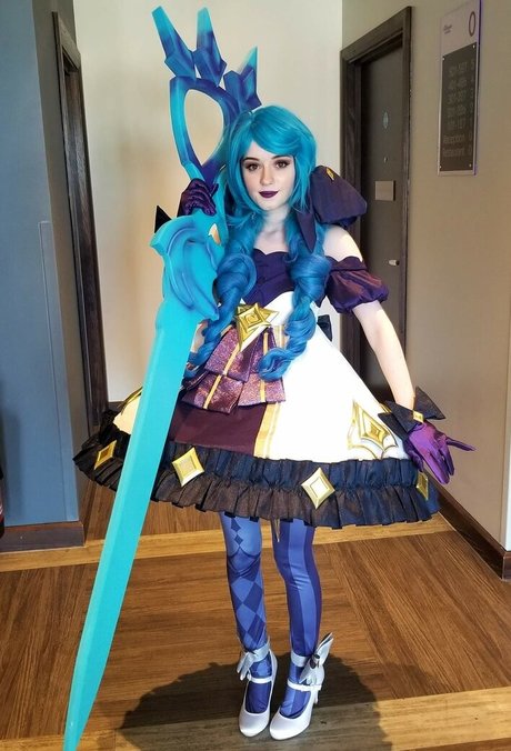 Apricot model nackte bilder