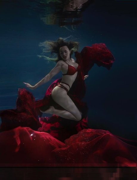 vallery sakura pornostar bild