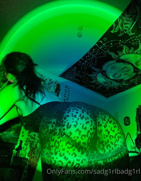 sadg1rlbadg1rl kunst schöne galerien