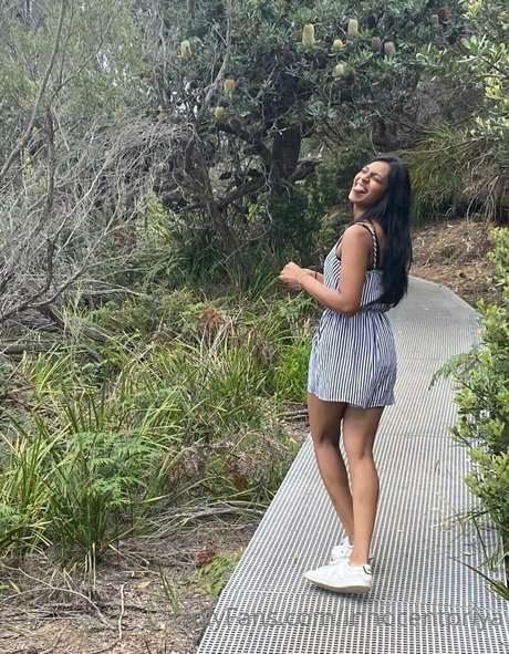 prettypriyaa kostenlose akt bild