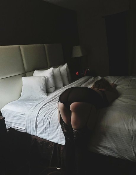 official hoodoowhore sex bild