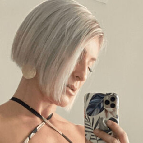 squats n curves pornostar nette bild