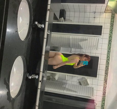 Cyellen alexandra nackt fotos