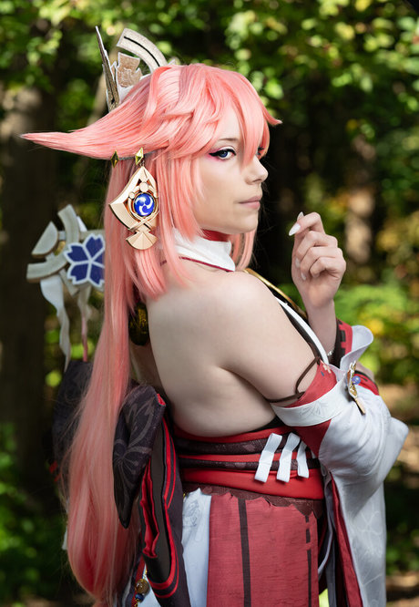 Dera Megurine erwachsene top bild