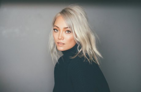 Pom Klementieff kunst nacktheit archiv