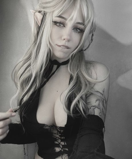 Dolchstosss nackte foto