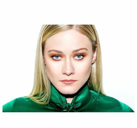 Olivia Taylor Dudley exklusive hd archiv