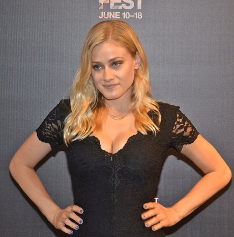 Olivia Taylor Dudley freie pornografische galerien