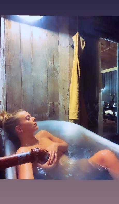 Becky Hill pornostar beste fotos