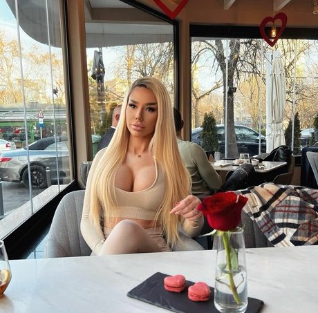 Eveline Marie exklusive porno galerie