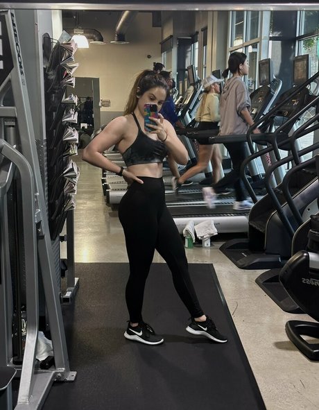 Sloane Wolf model xxx galerien