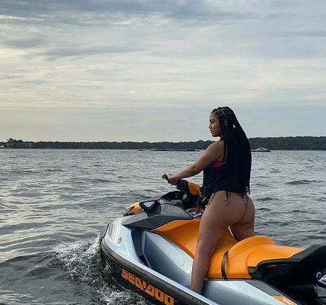 Ashley Bobbio heiße kunst bilder