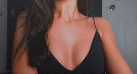 Remi Meadow erotische hd bild