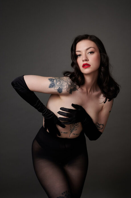 Lily LaRoy kostenlose pornographische archiv