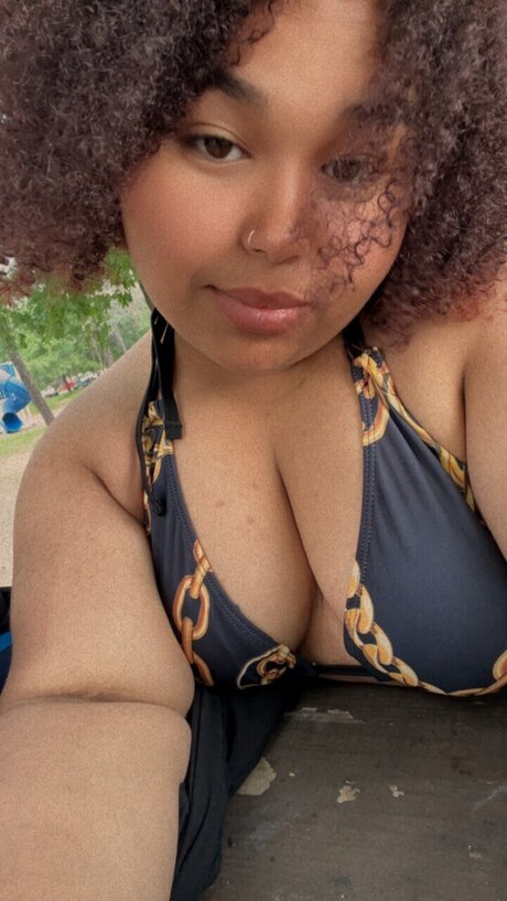 Nelly Luv sex pornostar bild