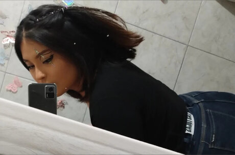 _Goddess Kiria_ schöne nackt bild