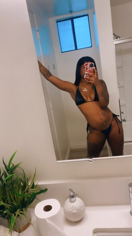 FineAssShappire top akt foto