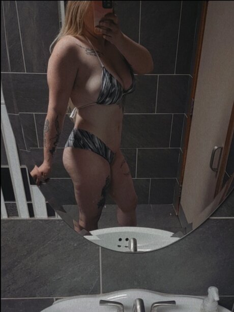 Meganamberlynn erwachsene kunst fotos