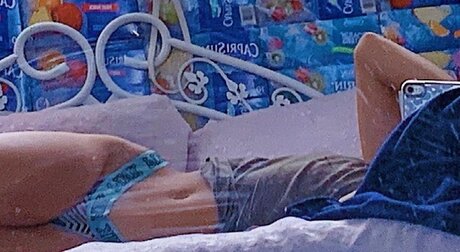 Em amp lt3 freie nackt fotos