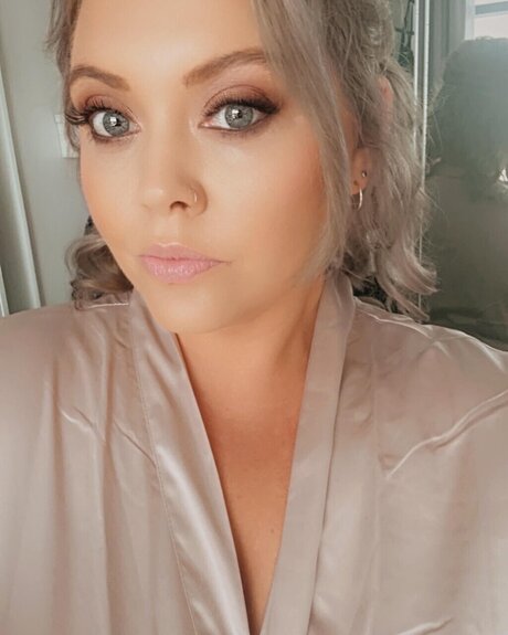 MissNaeNae16 hd erwachsene bild