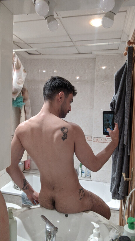 Artemise erotische hübsche fotos