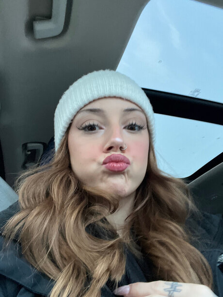 Bambii Brown hübsche exklusive foto