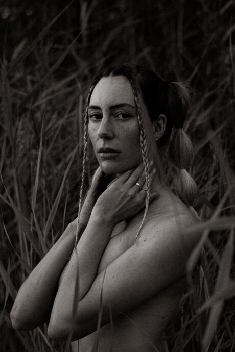 AlexisAria erotische kunst archiv