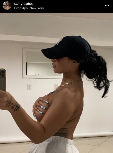 Sally Spice hübsche nackte bild