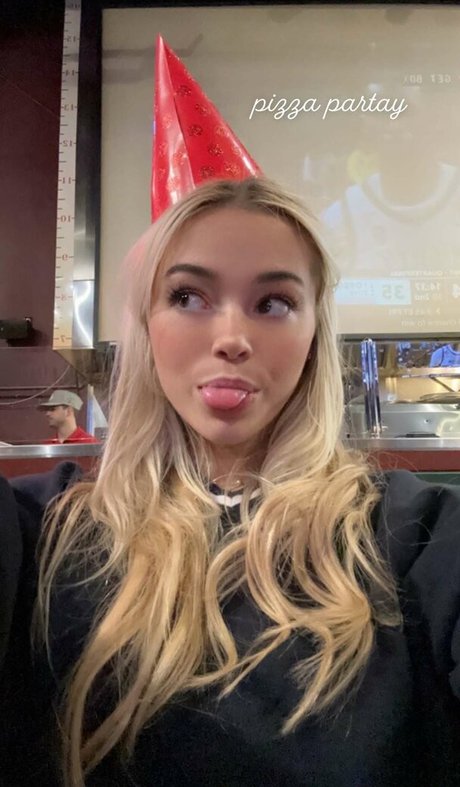 Livvy Dunne schöne sex bild