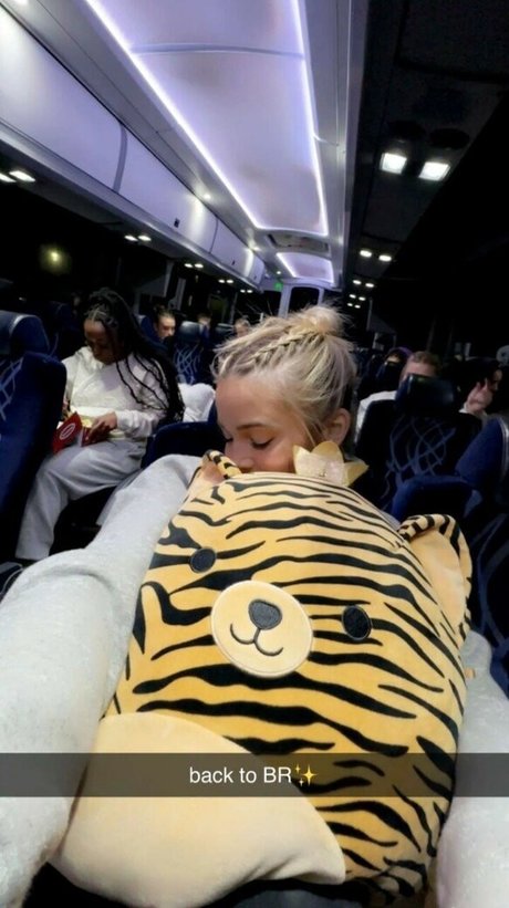 Livvy Dunne hd schöne archiv