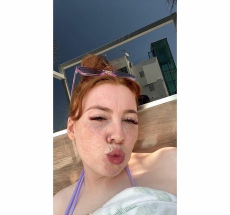 Molly Capper xxx nackte bild