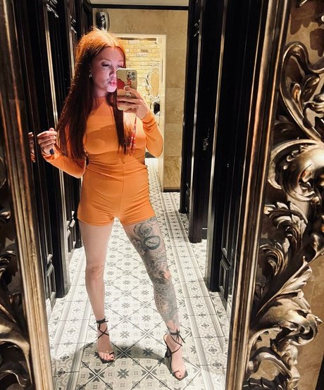 Molly Capper heiße beste bilder