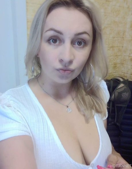 anna bellla exklusive perfekte fotos