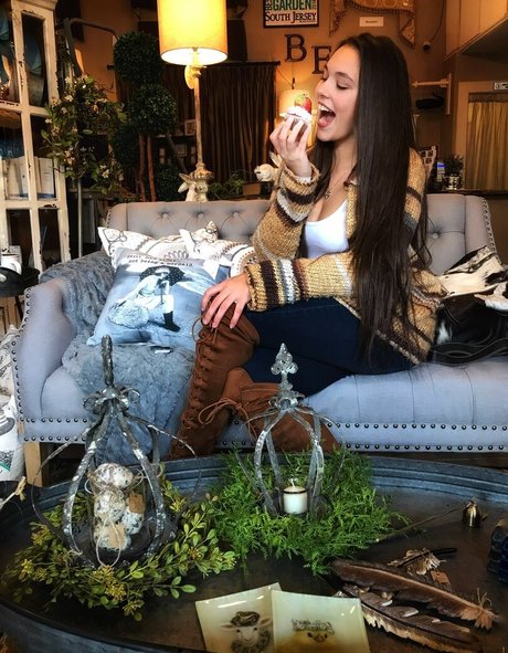 Ally Dowd top sex bild