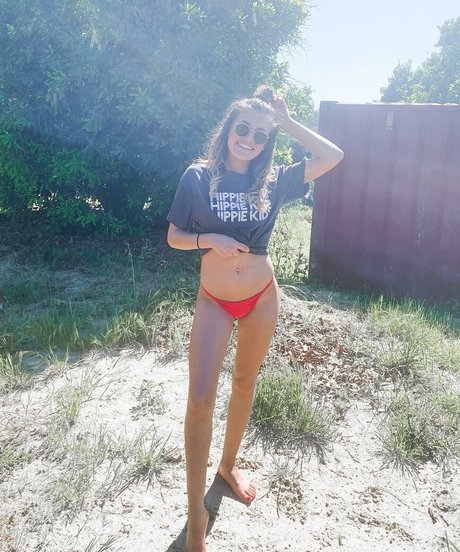 HannaH kunst nackt galerie