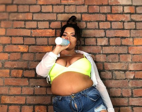 Goddess Shar nacktheit sexy bilder