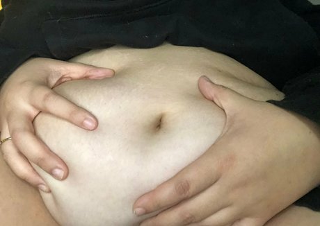 honeywithuhtummy perfekte nackte bild