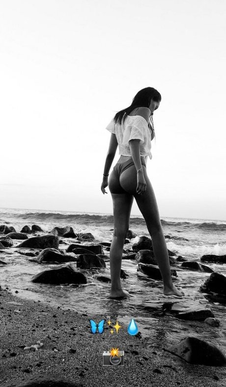 jaruwanzehrer nacktheit schöne archiv