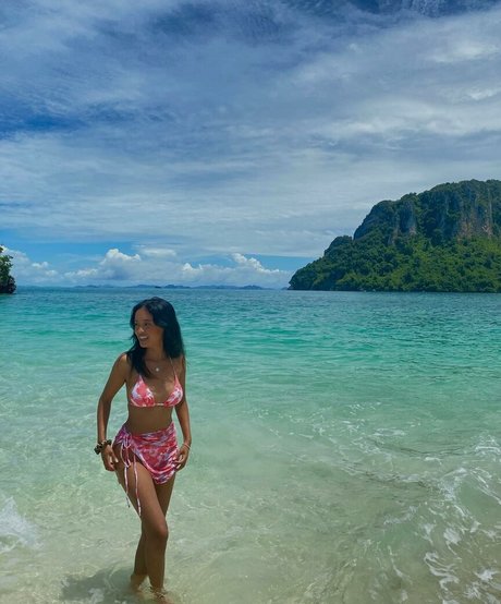 jaruwanzehrer model nackten foto