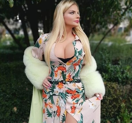 Francesca Cipriani schöne pornografische fotos