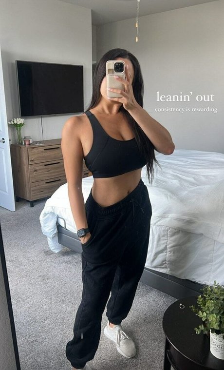 Bienbelle nackt akt archiv