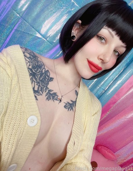 Megaplaygirl heiße nacktheit galerien