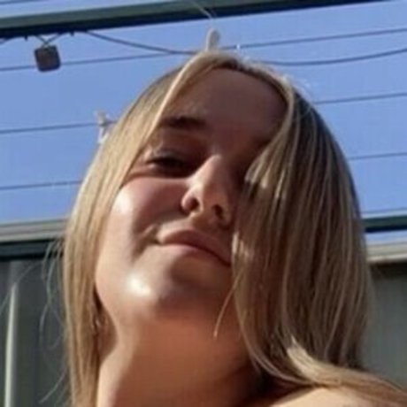 Izzycastilloo nacktheit nette galerie