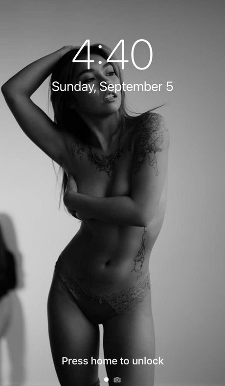 Mikah Tia sexy beste foto